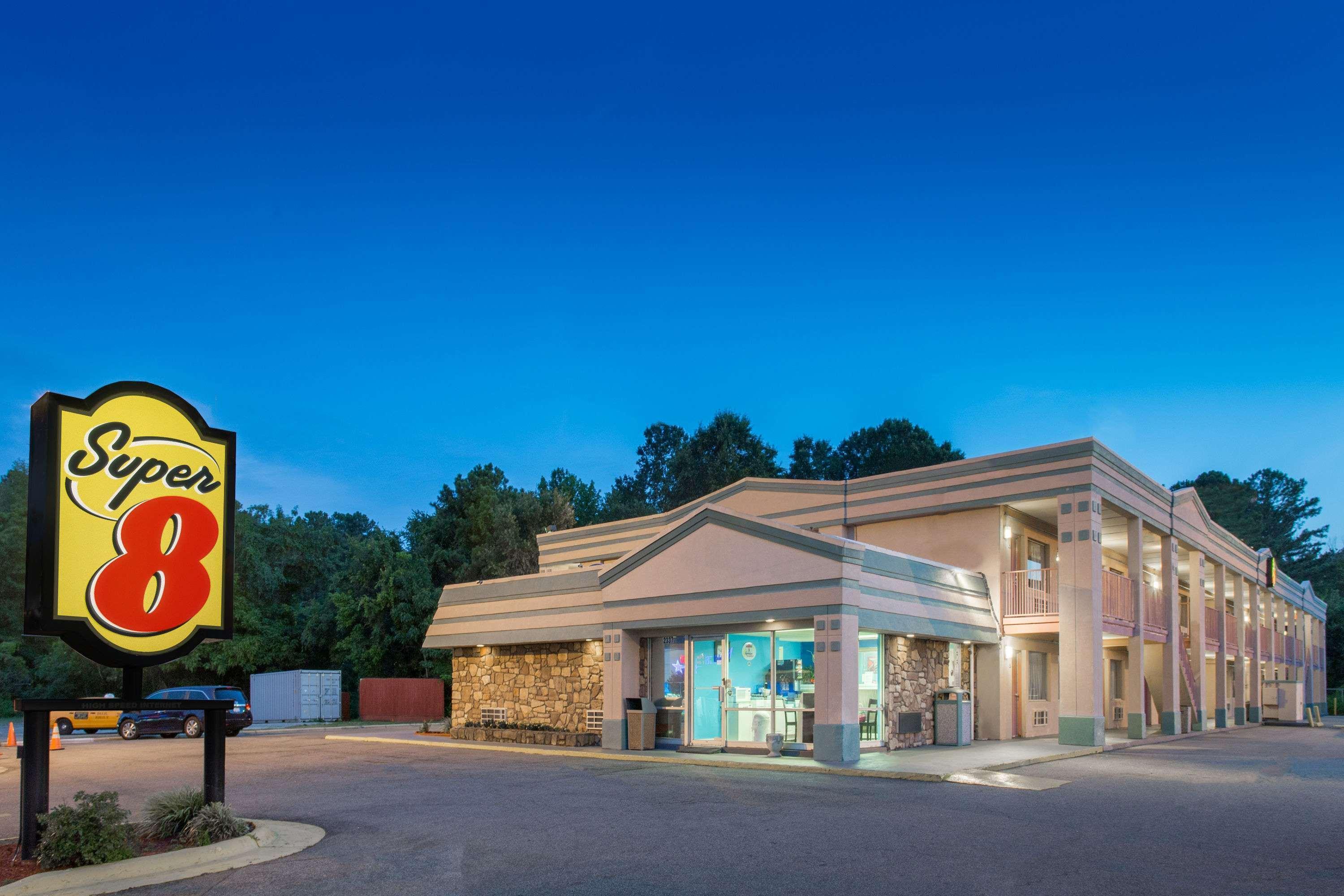 Super 8 By Wyndham Durham/University Area Nc Экстерьер фото