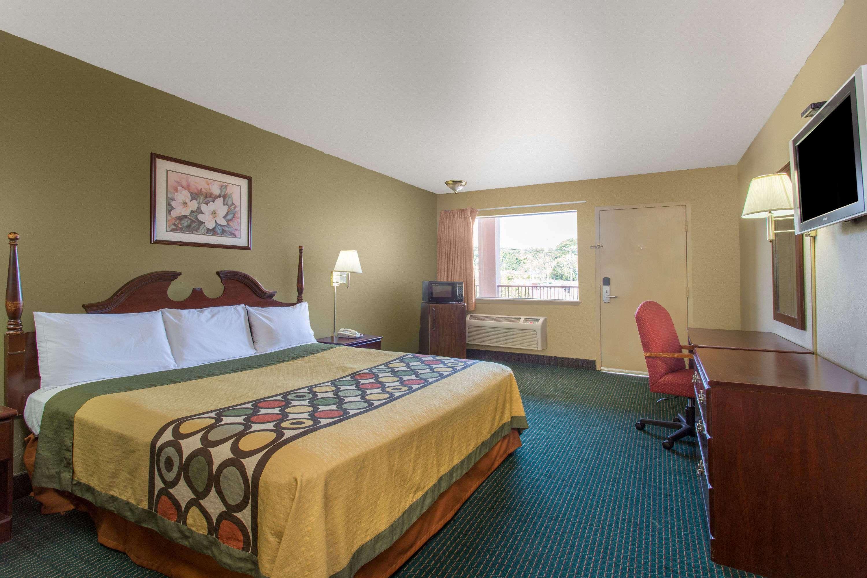 Super 8 By Wyndham Durham/University Area Nc Экстерьер фото