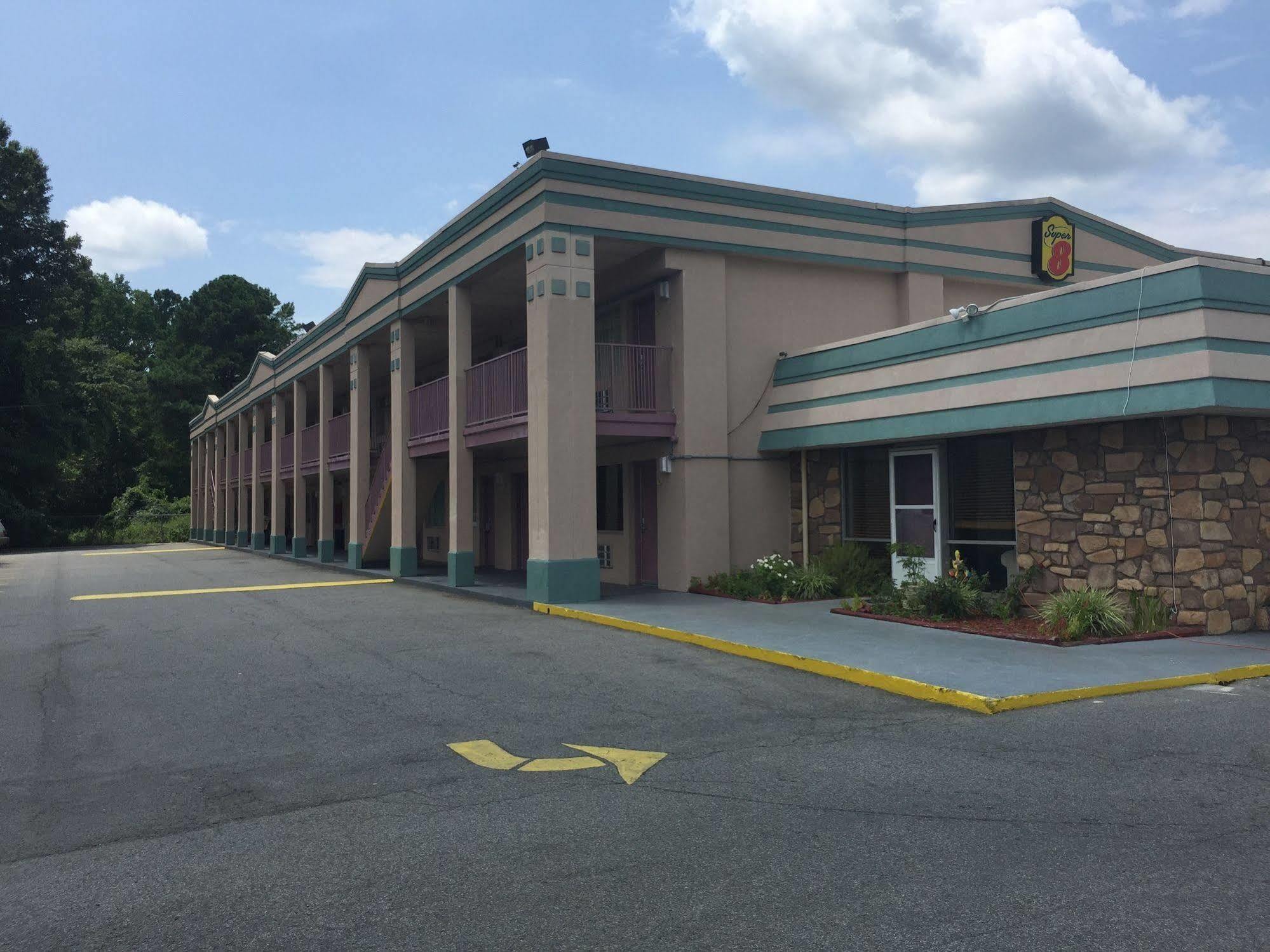 Super 8 By Wyndham Durham/University Area Nc Экстерьер фото