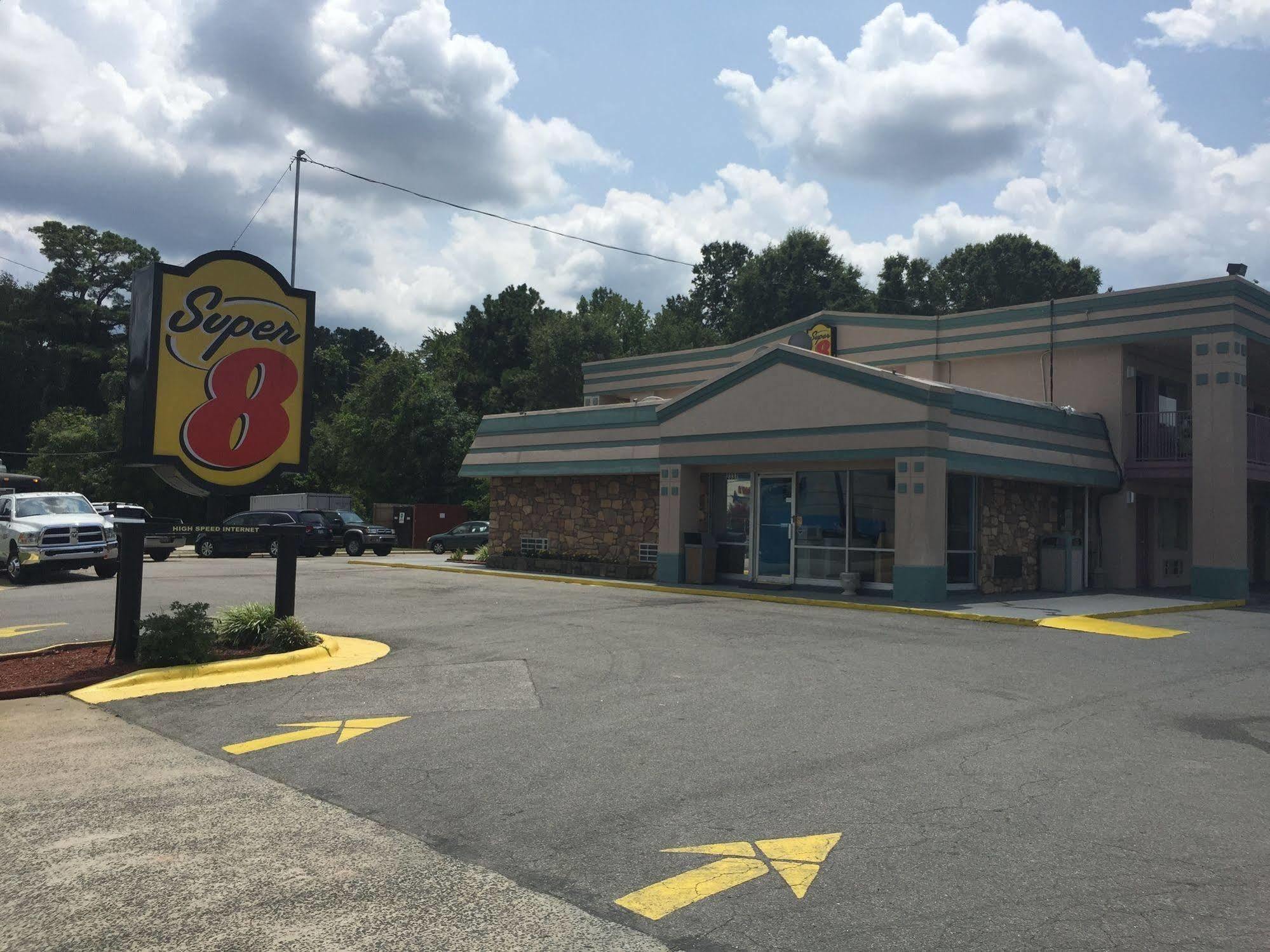 Super 8 By Wyndham Durham/University Area Nc Экстерьер фото